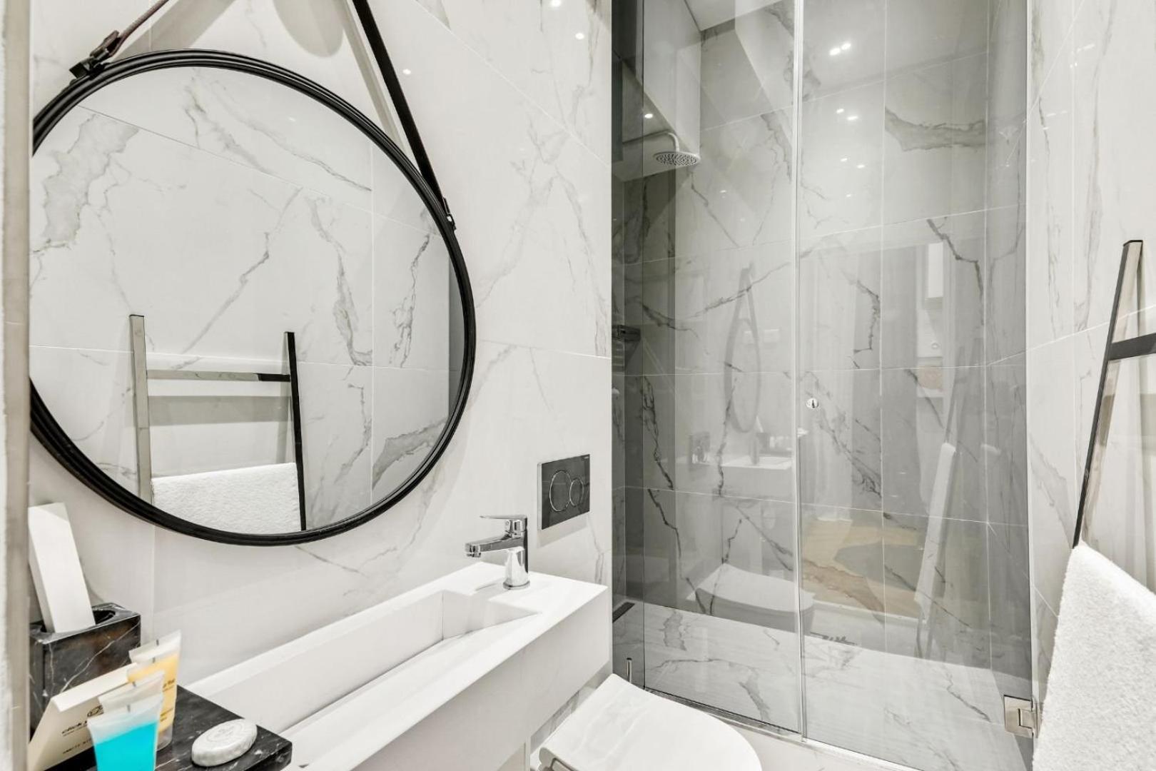 213-Suite Givenchy Paris Extérieur photo